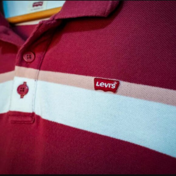 Levi’s XL Red & White Striped Polo Shirt Classic Logo Short Sleeve - Picture 2 of 3